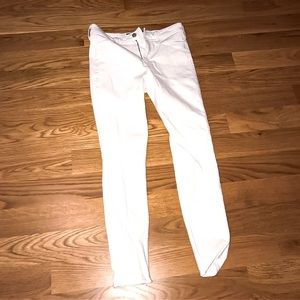 🔴5 FOR $25🔴 white Hollister jeans